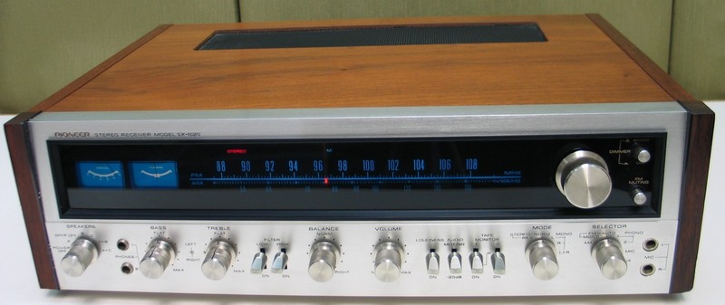 Pioneer SX-828 Vintage (1974) Stereo Receiver (All Original/Tech Tested/Manual)
