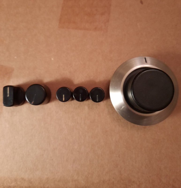 Advent Model 300 Receiver Knobs, Full Set