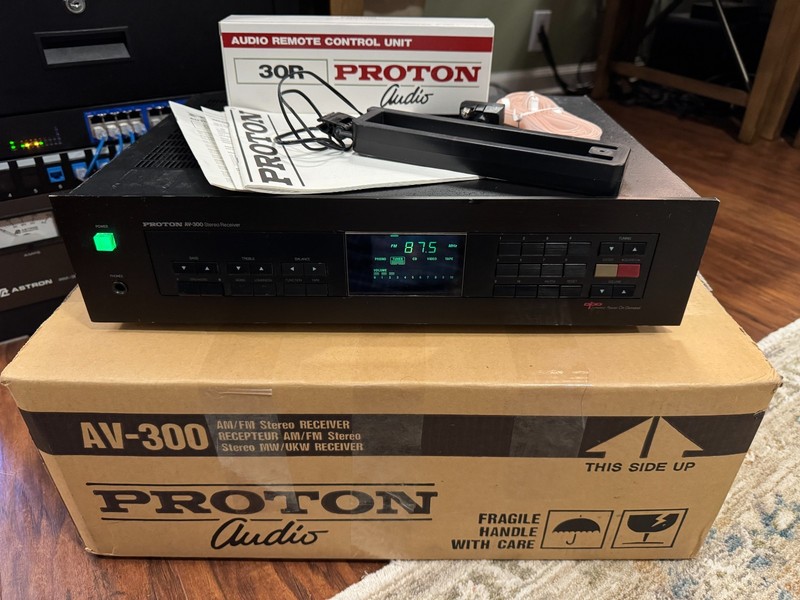 Proton AV-300 Stereo Receiver Complete