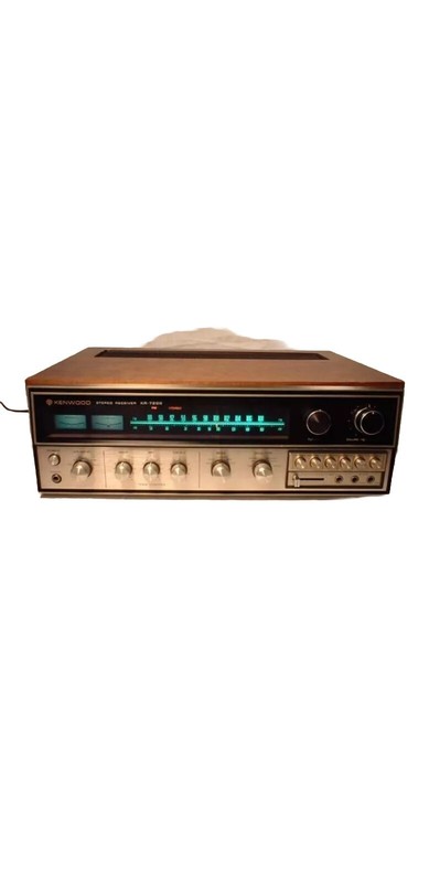 Kenwood KR-7200 — Walnut Cabinet — Excellent Condition