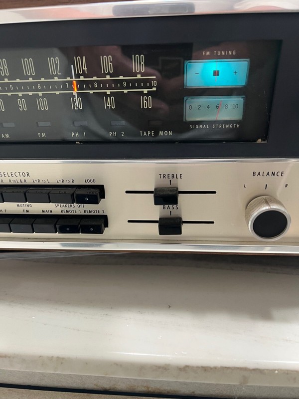 Classic McIntosh MAC 1900 Solid State Stereo Receiver gallery
