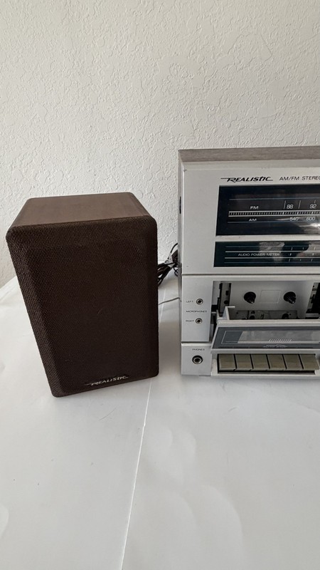 Vintage Realistic Clarinette 67 Radio / AM/FM / Cassette Tape - Read Description gallery