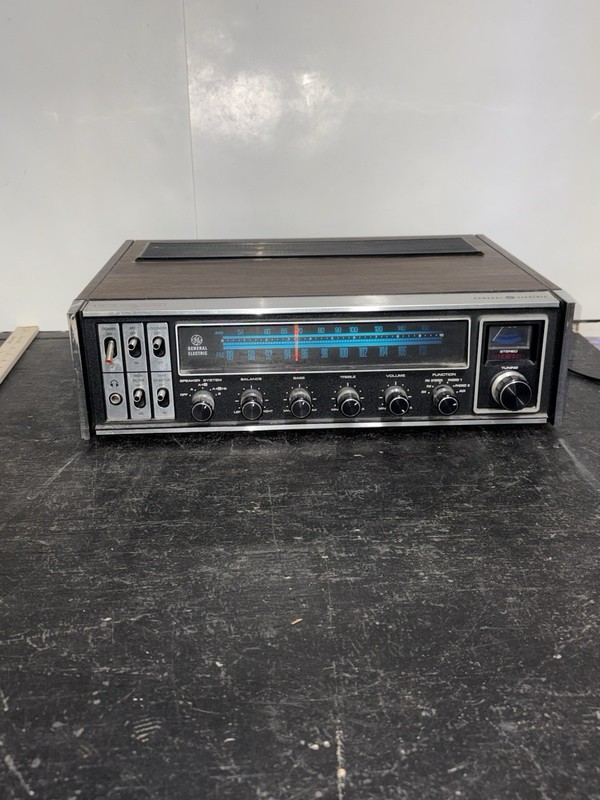 General Electric Am Fm Stereo Receiver Model RA200A Working Needs Serviced As Is gallery