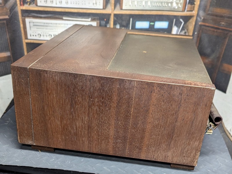 Fisher 500-S tube receiver with wood case gallery