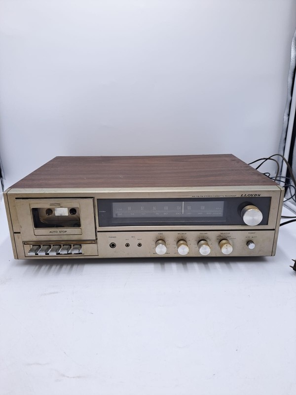 Vintage Lloyd’s R824 AM/FM Stereo Receiver Cassette Tape Deck-Woodgrain-Tested
