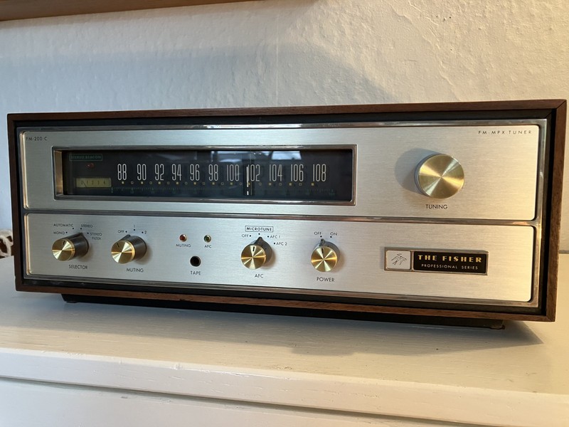 The Fisher FM 200-C AM/FM Stereo Receiver Tuner with Wood Case gallery