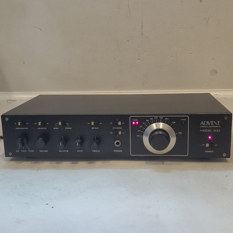 Advent Model 300 FM Stereo Solid State Receiver Pre-Amp Vintage Tested Working