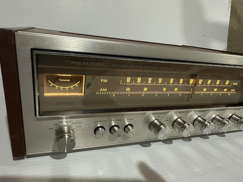 Vintage Realistic STA-52B Stereo Receiver Amplifier AM FM Radio - New lights gallery