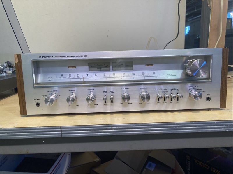 Vintage 1977 Pioneer SX-650 Receiver. Sounds Incredible But All Lights Out.