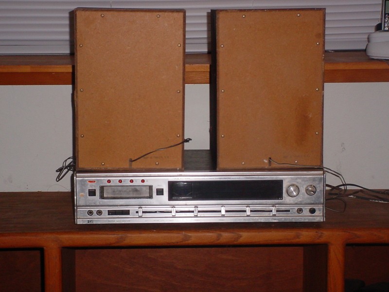 Realistic Modulaire 8 Trk Stereo System Am/fm Receiver Model No. 14-921 speakers