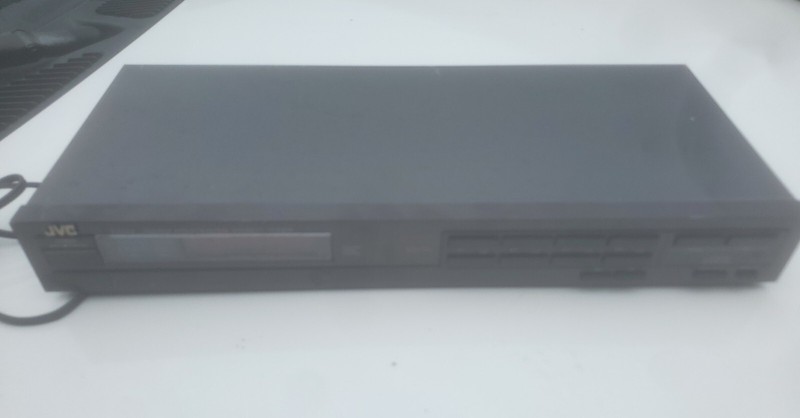 Vintage JVC T-GX2B Synthesizer Stereo Tuner. Made in Japan.