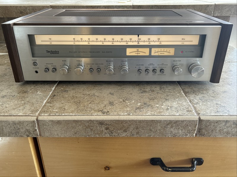 VTG Technics SA-5370 Am/Fm Stereo Receiver POWERS UP PARTS OR REPAIR READ gallery