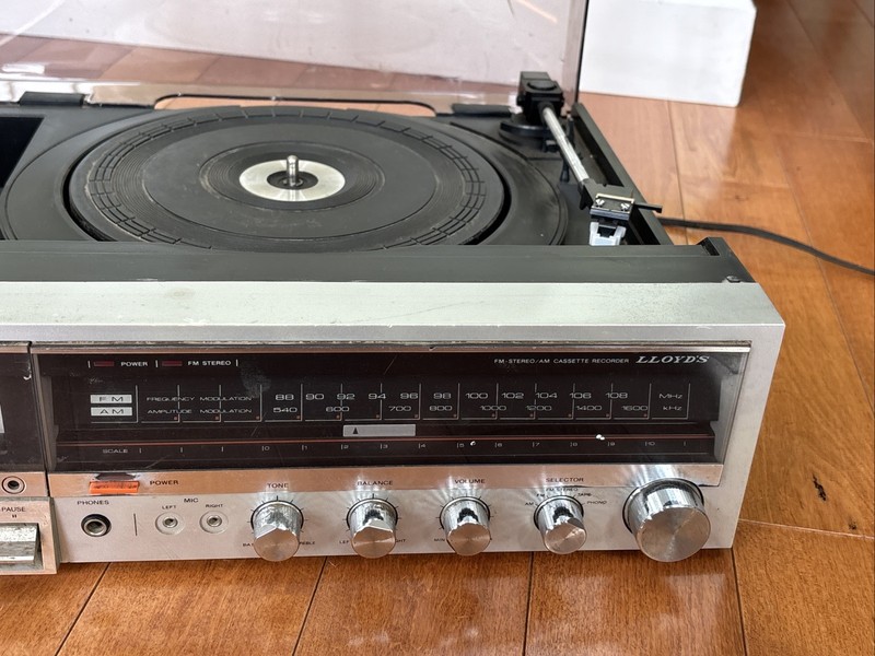 Lloyd's Record & Cassette Player, AM/FM Radio Model R801B FOR PARTS ONLY gallery