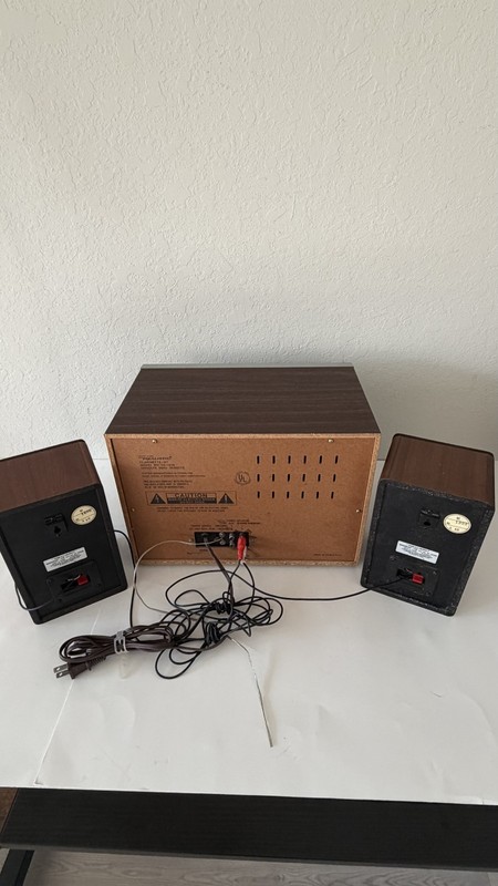 Vintage Realistic Clarinette 67 Radio / AM/FM / Cassette Tape - Read Description gallery