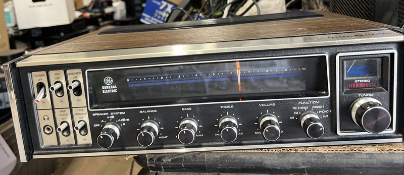General Electric Am Fm Stereo Receiver Model RA200A Vintage Hifi Gold UNTESTED