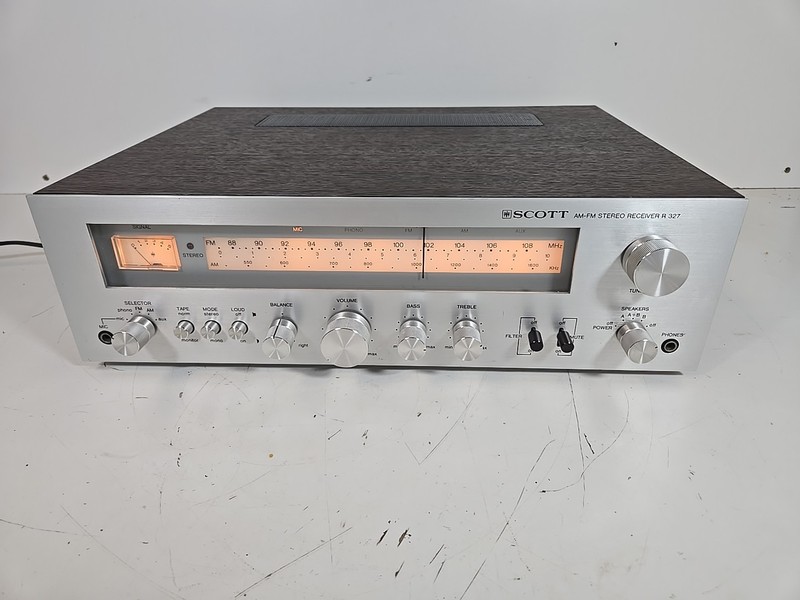 Vintage Scott R327 Stereo Receiver – Wood Grain –