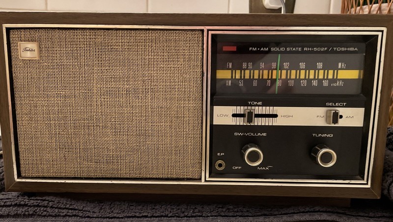 Vintage Toshiba Radio RH-502F FM/AM 2 Band Tested, Works!