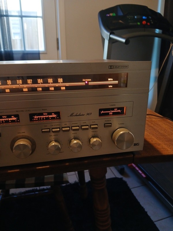 Vintage Realistic Modulaire 969 AM/FM Stereo Cassette Receiver Well Preserved gallery