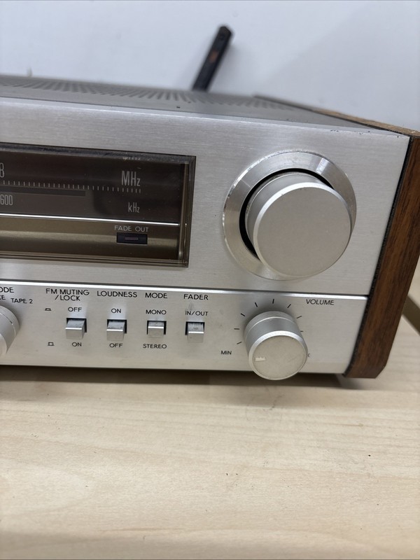 Vintage Toshiba SA-5000 Stereo Receiver Amplifier AM/FM Powers On gallery