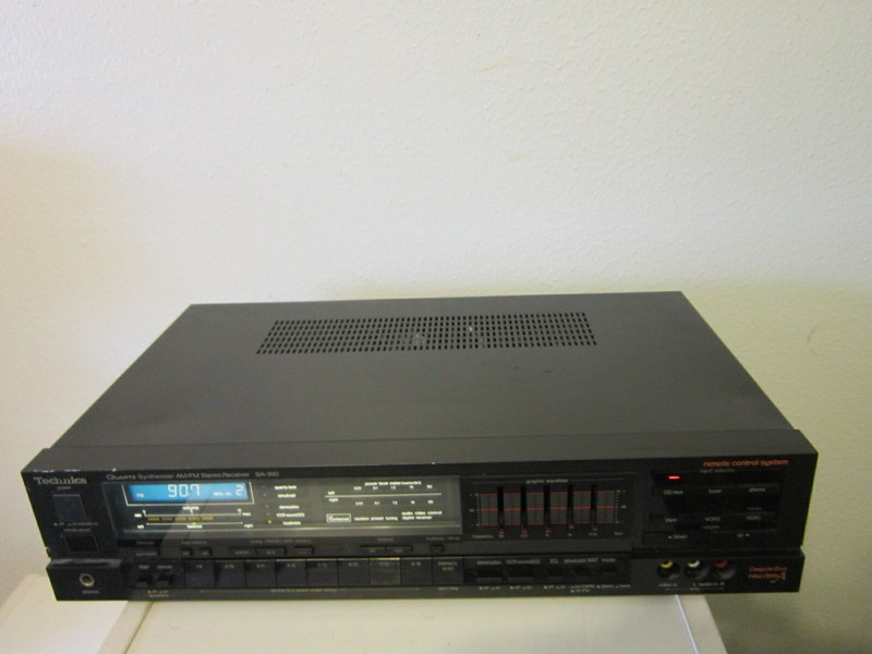 Technics SA-390 Quartz Synth AM/FM Stereo Receiver gallery