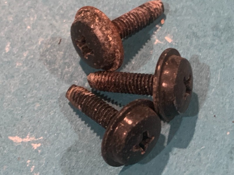 Pioneer SX-590 Stereo Receiver Parting Out - 3 Cabinet Cover Screws gallery