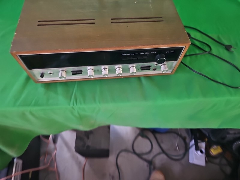 Parts/Repair Sansui 5000X AM/FM Stereo Tuner Amplifier.