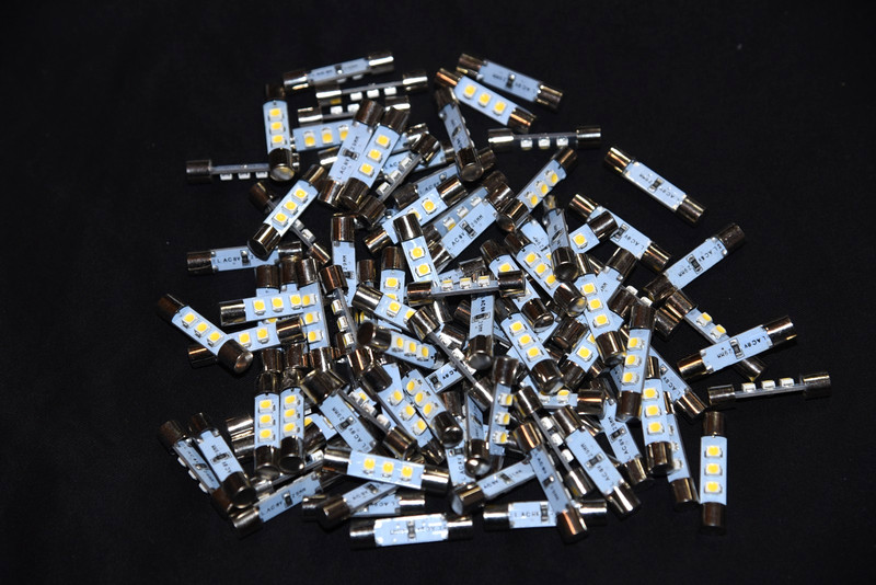 100Pcs Cool Blue 8V Fuse Lamp LED Light Bulb Vintage Receiver Meter tuning dial