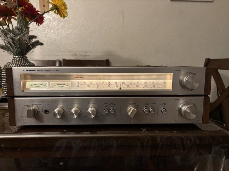 TOSHIBA SA-320 AM/FM STEREO RECEIVER – NICE SOUND – MADE IN JAPAN – PICKUP ONLY