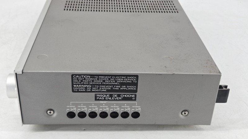 MGA Mitsubishi DA-R440 Stereo Receiver....One Damaged Nob gallery
