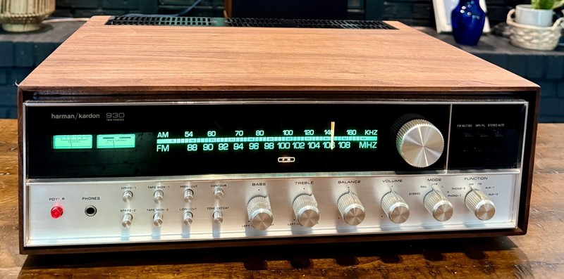 Harman Kardon 930 Stereo Receiver
