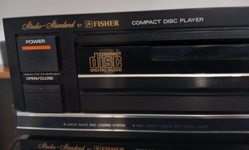 Fisher Studio Standard Stereo System C-870-powers up-Parts or Repair- See Video gallery