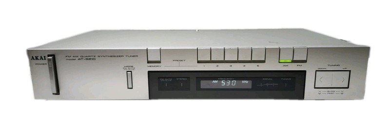 Vintage Akai AT-S210 FM AM Quartz Synthesizer Tuner 60Hz 10W Working Japan