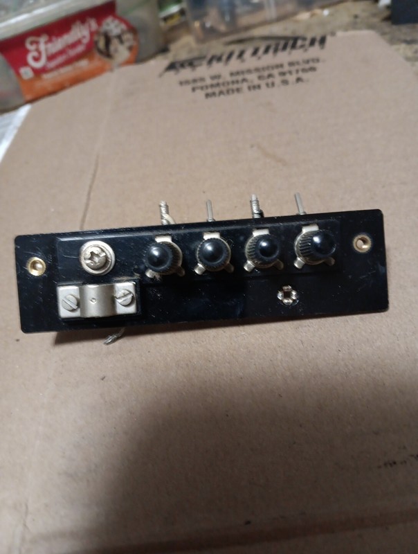 Mitsubishi DA-R7 Antenna Jacks