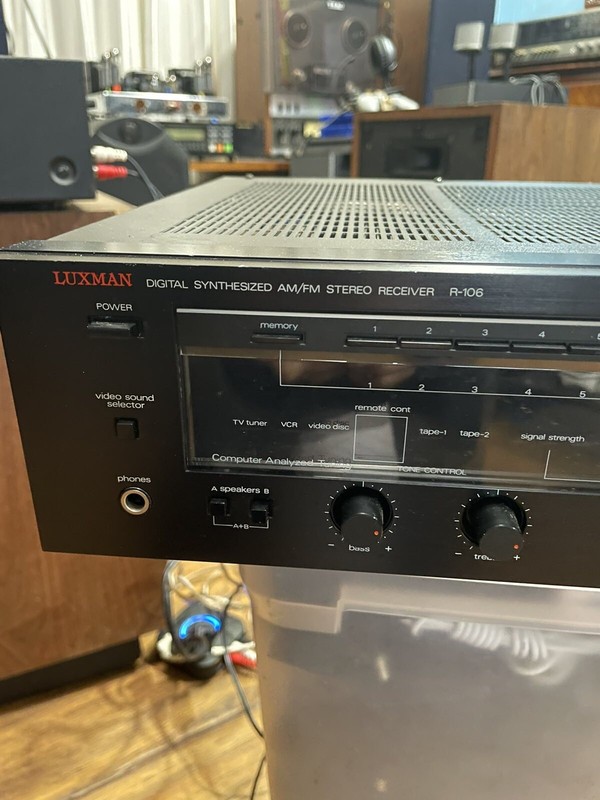 LUXMAN R-106 DIGITAL SYNTHESIZED AM/FM STEREO RECEIVER LUX CORPORATION, JAPAN gallery