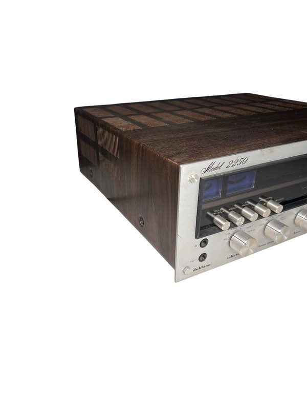 Vintage Marantz 2250 Stereo Receiver – Tested & Fully Functional / Warm Sound gallery