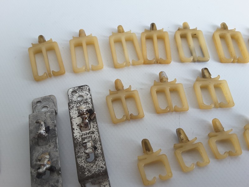 PIONEER SX 1250 RECEIVER PARTS: PLASTIC WIRE HOLDERS COMPLETE SET MICS PARTS gallery