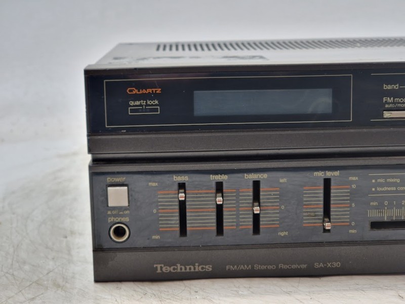 Technics SA-X30 FM/AM Stereo Receiver - Working, No Accessories gallery