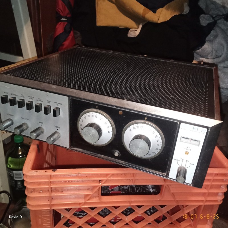 MX Stereo Receiver Vintage AM/FM Stereo Receiver KLH model 27 from the 60s gallery