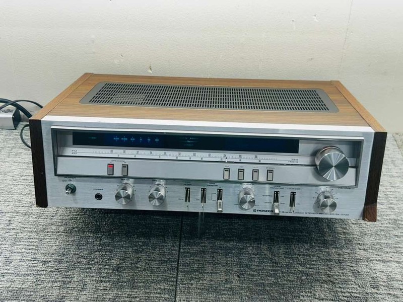 Pioneer SX-3700 45W Stereo Receiver Quartz Fluoroscan Wood Cabinet – 853308
