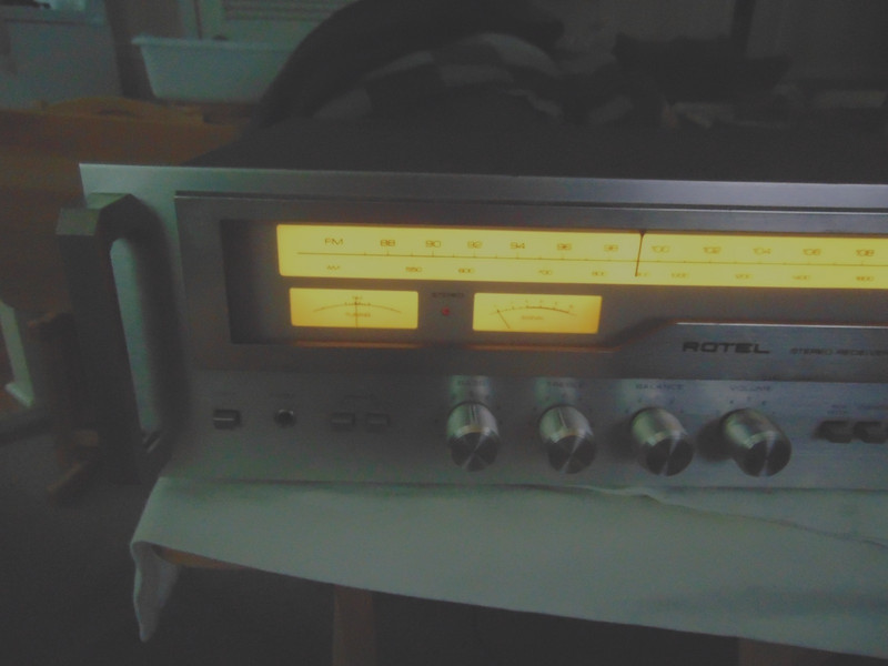 ROTEL RX503 STEREO AN/FM RECIEVER WITH MANUAL TESTED IN GOOD WORKING ORDER gallery