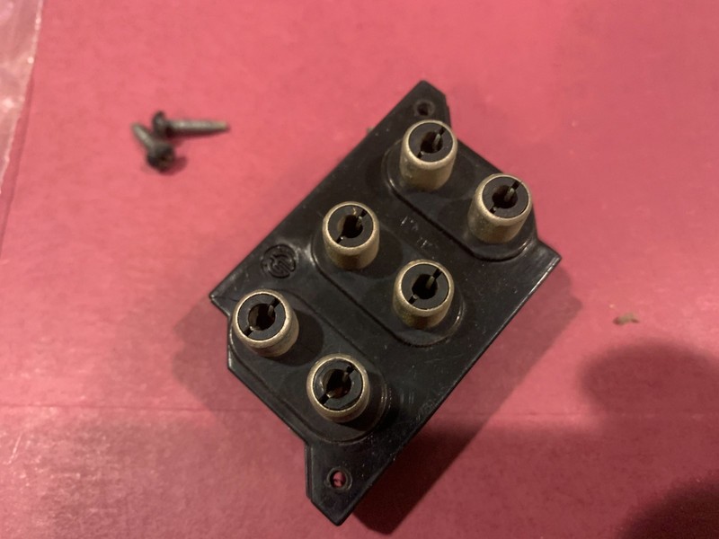 Pioneer SX-1050 Stereo Receiver – Phono RCA JAck Assembly