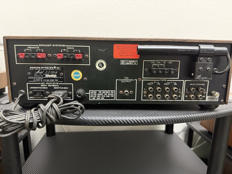 Marantz 2220B Classic Stereo Receiver gallery