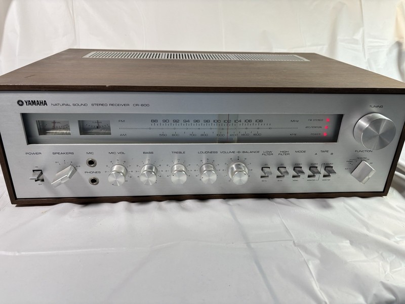 YAMAHA CR-600 VINTAGE AM/FM STEREO RECEIVER – FAIR COSMETIC CONDITION TESTED