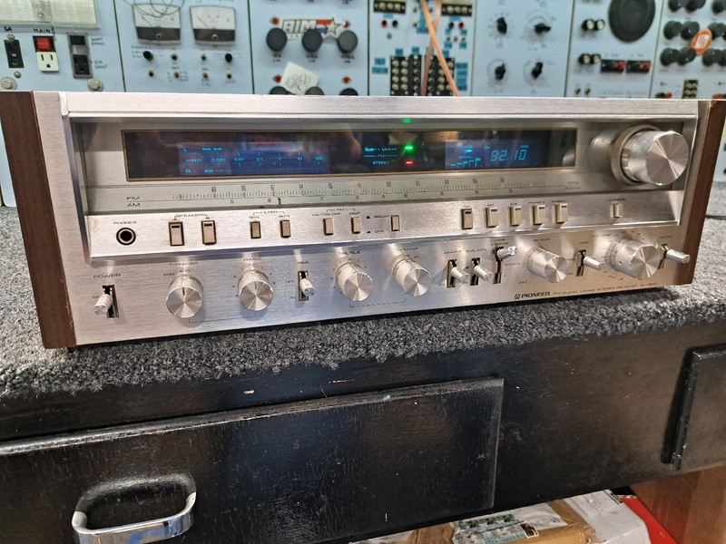 Pioneer SX-3900 Stereo Receiver highly modified. 400 watts RMS per channel at 8Ω