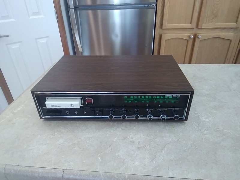 Channel Master AM/FM Stereo Receiver w/ 8 Track Player Wood Grain MCM Vintage