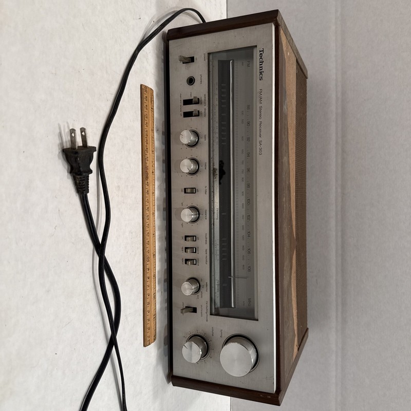 Technics SA 303 Receiver Powers On Parts Repair Vintage Stereo Receiver Fm/am gallery