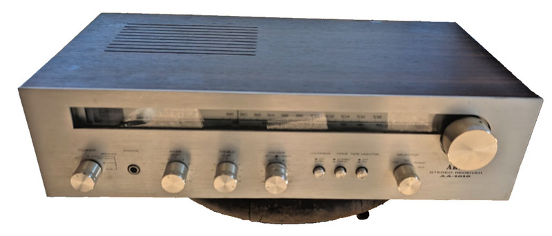 AKAI AA-1010 – HIGH QUALITY SOUND – Vintage Home Amplifier Receiver – WORKS WELL
