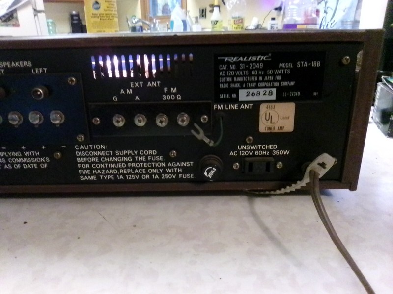 VINTAGE REALISTIC STA-18 AM-FM STEREO RECEIVER WOOD CASE gallery