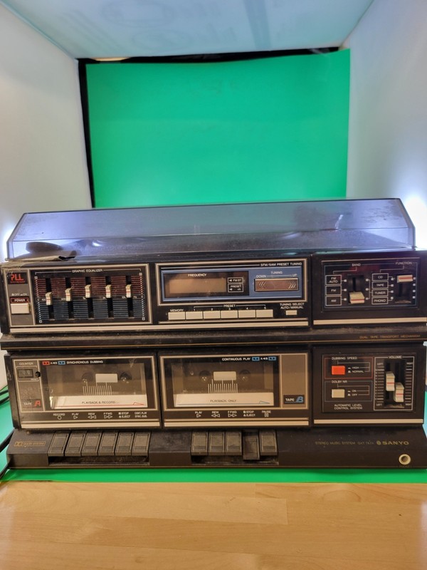 Vintage SANYO GXT-747A Stereo System turntable and radio work tape deck broken