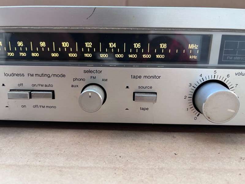 Technics SA-103 FM/AM Stereo Receiver. Good Condition Powers On gallery